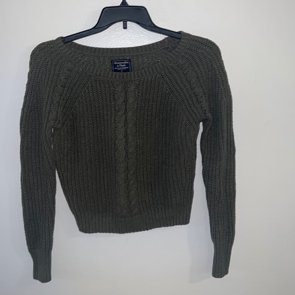 Abercrombie & Fitch Crewneck Sweater  (S)